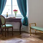 Barbo Palace And Apartment *