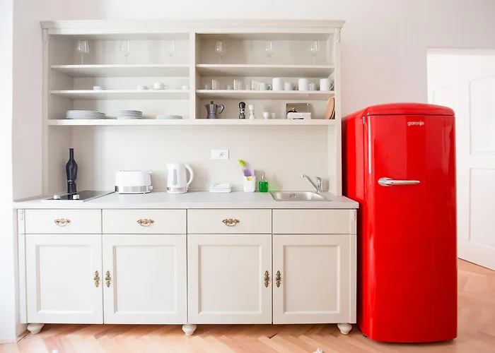 Barbo Palace And 公寓