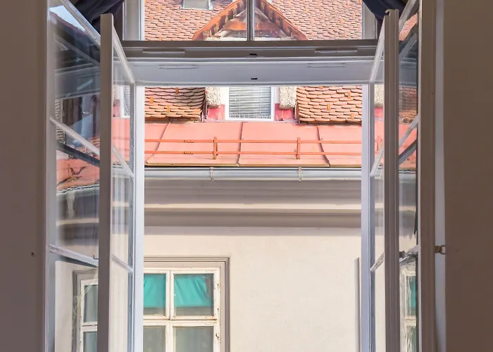 Barbo Palace And 公寓