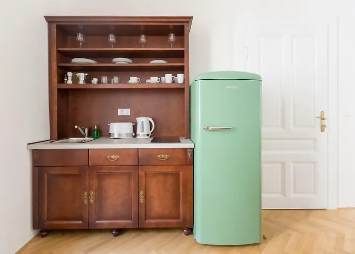 Barbo Palace And 公寓 *