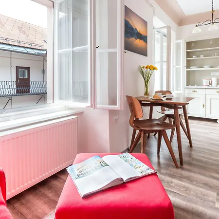 דירה Barbo Palace And