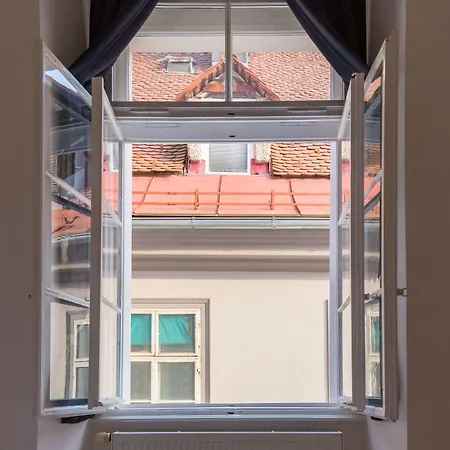 Barbo Palace And דירה