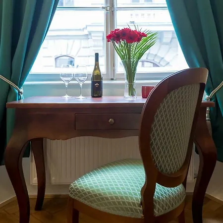 Barbo Palace And דירה *