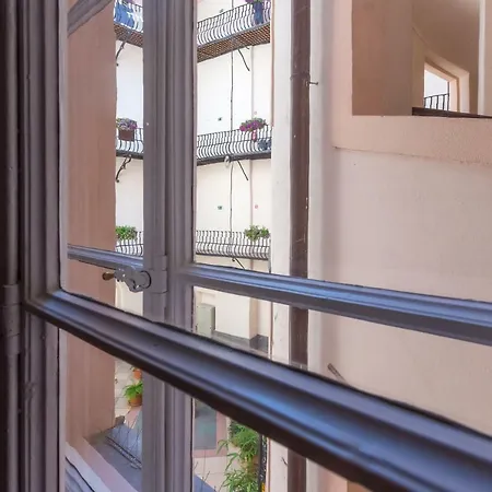 Barbo Palace Apartments&rooms *