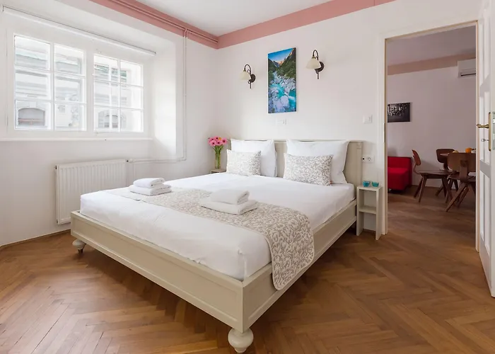 Lejlighed Barbo Palace And