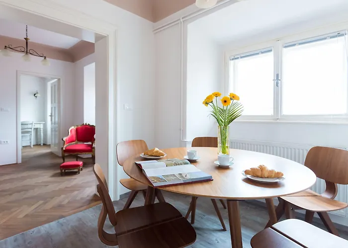 Barbo Palace And Apartment