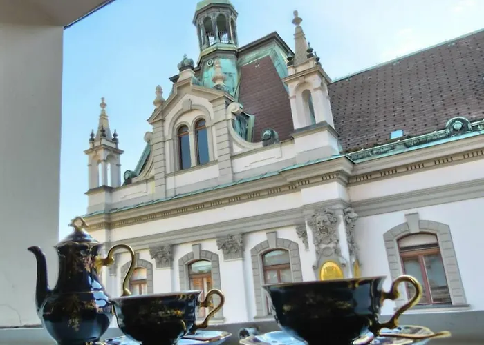 Barbo Palace And Apartment