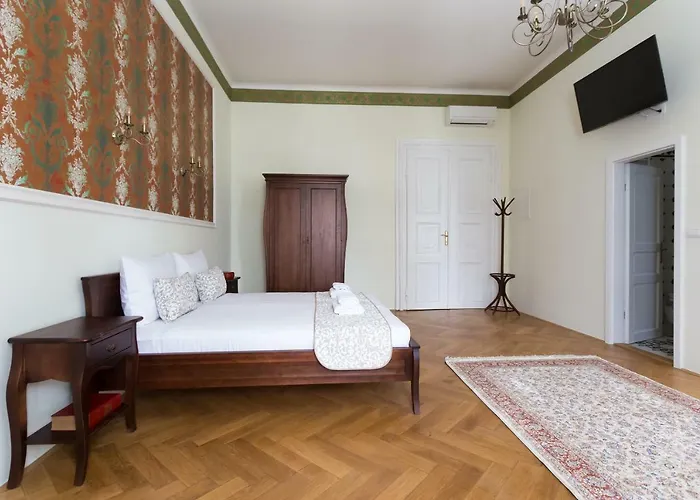 Barbo Palace And Apartment *