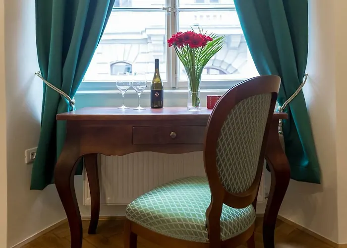 Barbo Palace And Apartment *