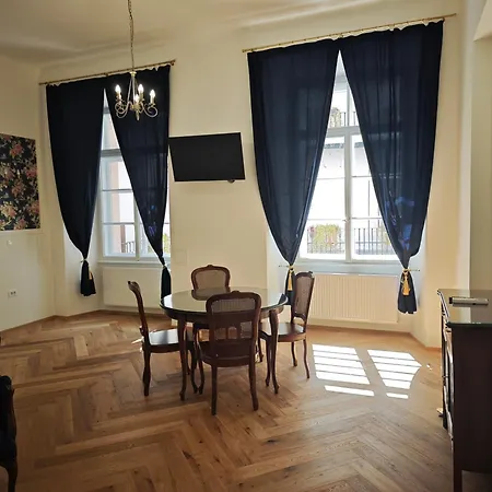 Barbo Palace And Apartment *