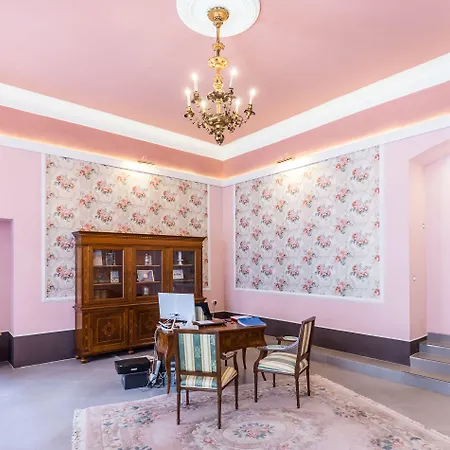 Barbo Palace And Apartment