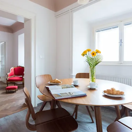 Barbo Palace And Apartment