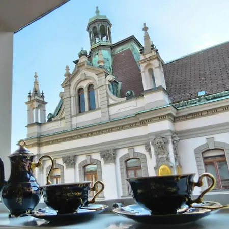 Barbo Palace And Apartment